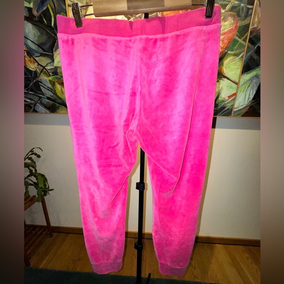 Juicy Couture Hot Pink Plush Joggers. Size Medium. - Picture 7 of 17